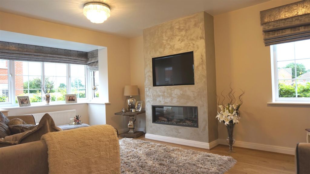 Property photo 2 of 10 2 Lounge.Jpg