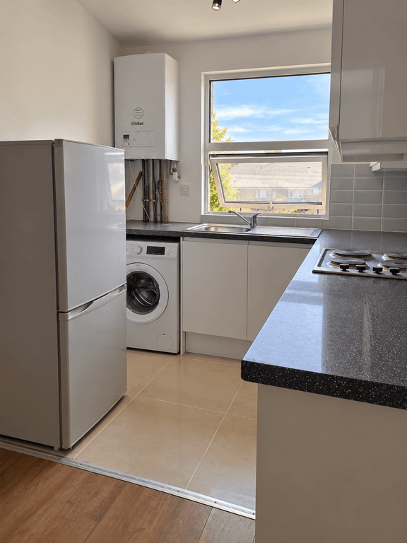 Property photo 2 of 7 Kitchen