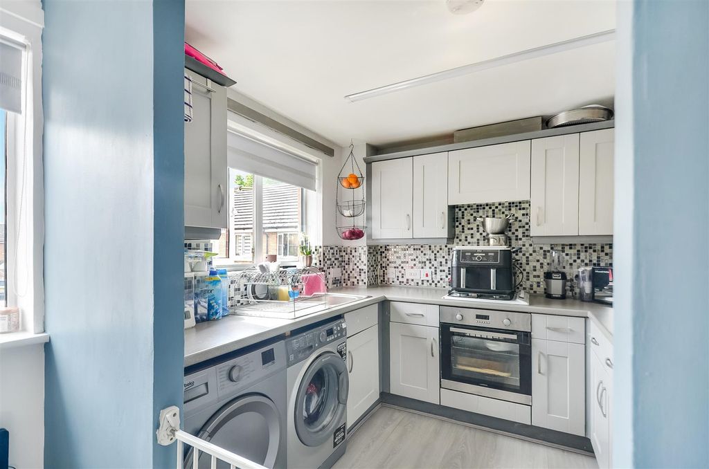 Property photo 2 of 12 Kitchen_Pic_ (1).Jpg