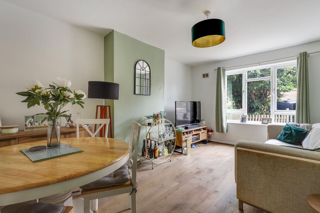 Property photo 2 of 14 03-F22Djhpropwpen - 5 Rosebank - 7.Jpg