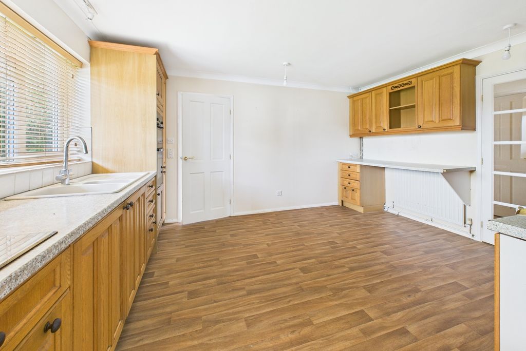 Property photo 3 of 22 Cam02545G0-Pr0532-Still003