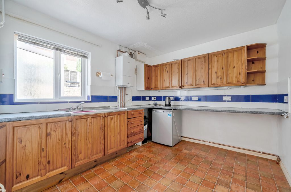 Property photo 3 of 12 Kitchen/Breakfast Rm