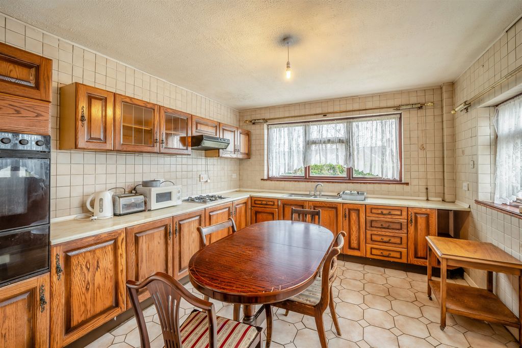 Property photo 2 of 22