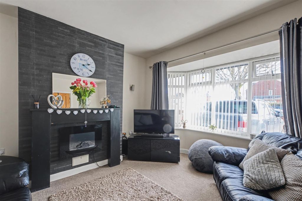 Property photo 2 of 34 Lounge.Jpeg