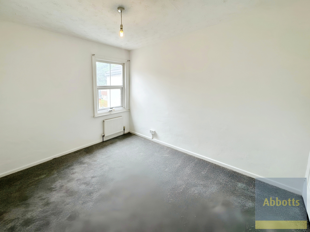 Property photo 1 of 6 Room 3