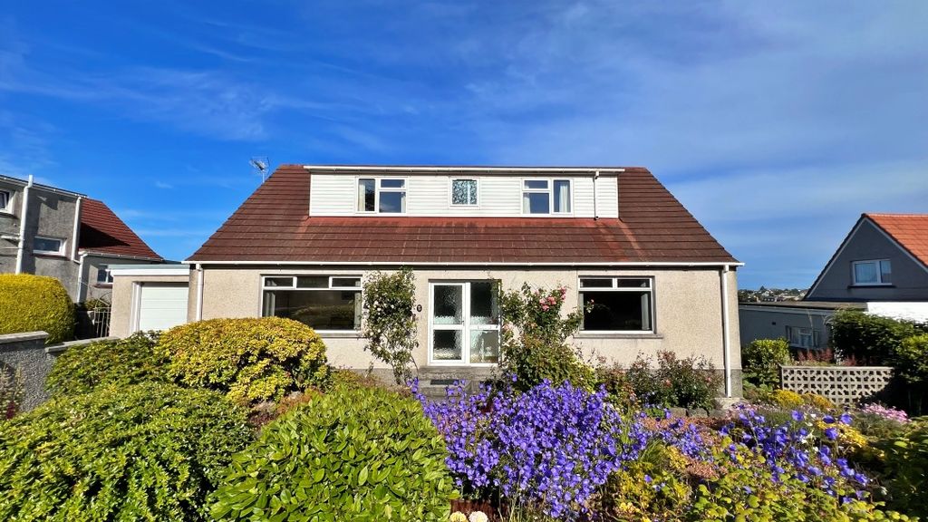 Property photo 2 of 46