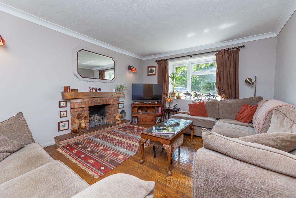 Property photo 3 of 25