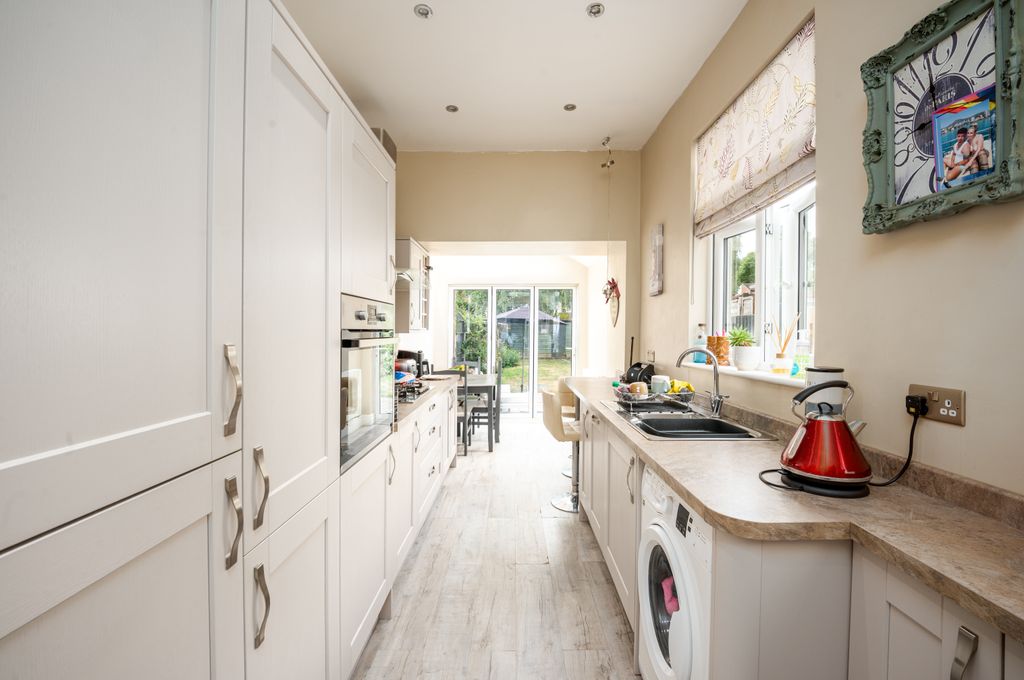 Property photo 2 of 24 10