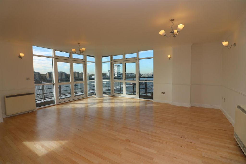 Property photo 1 of 11 Langbourne Place.Jpg