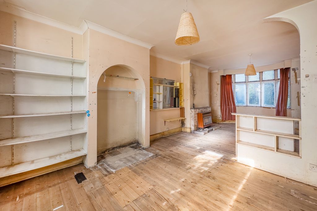 Property photo 3 of 21