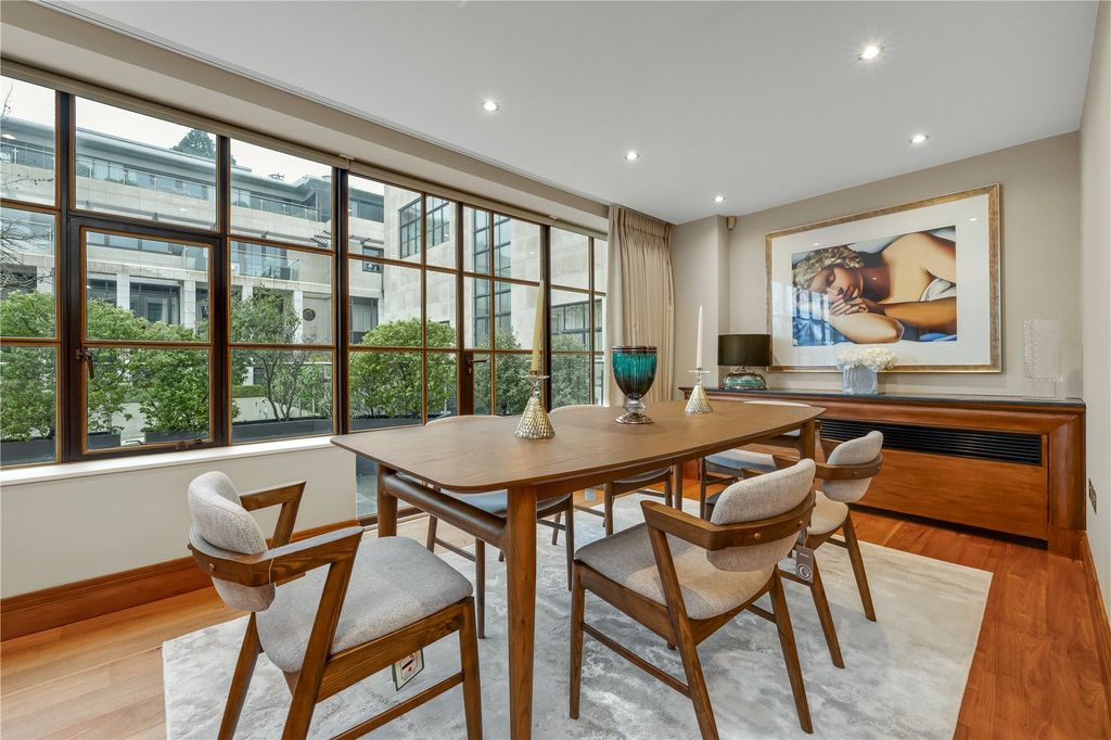 Property photo 3 of 18 Dining