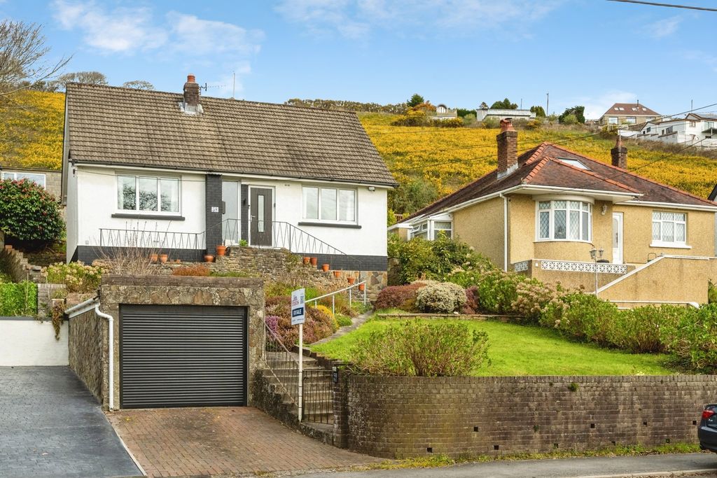 Property photo 1 of 24 Pbox-Img.Jpg