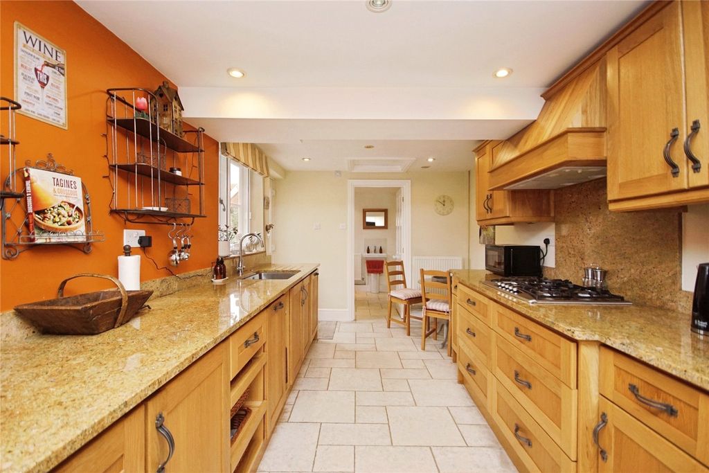 Property photo 2 of 30 Picture No. 40