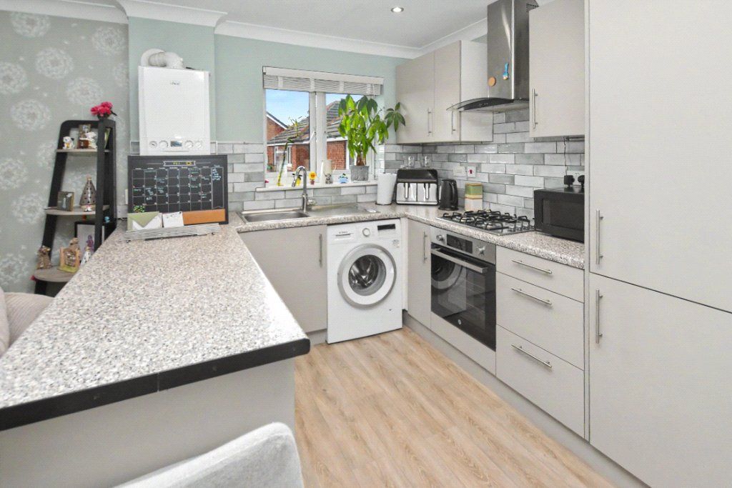 Property photo 3 of 17 Kitchen Area
