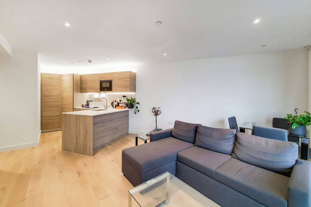 Property photo 3 of 28