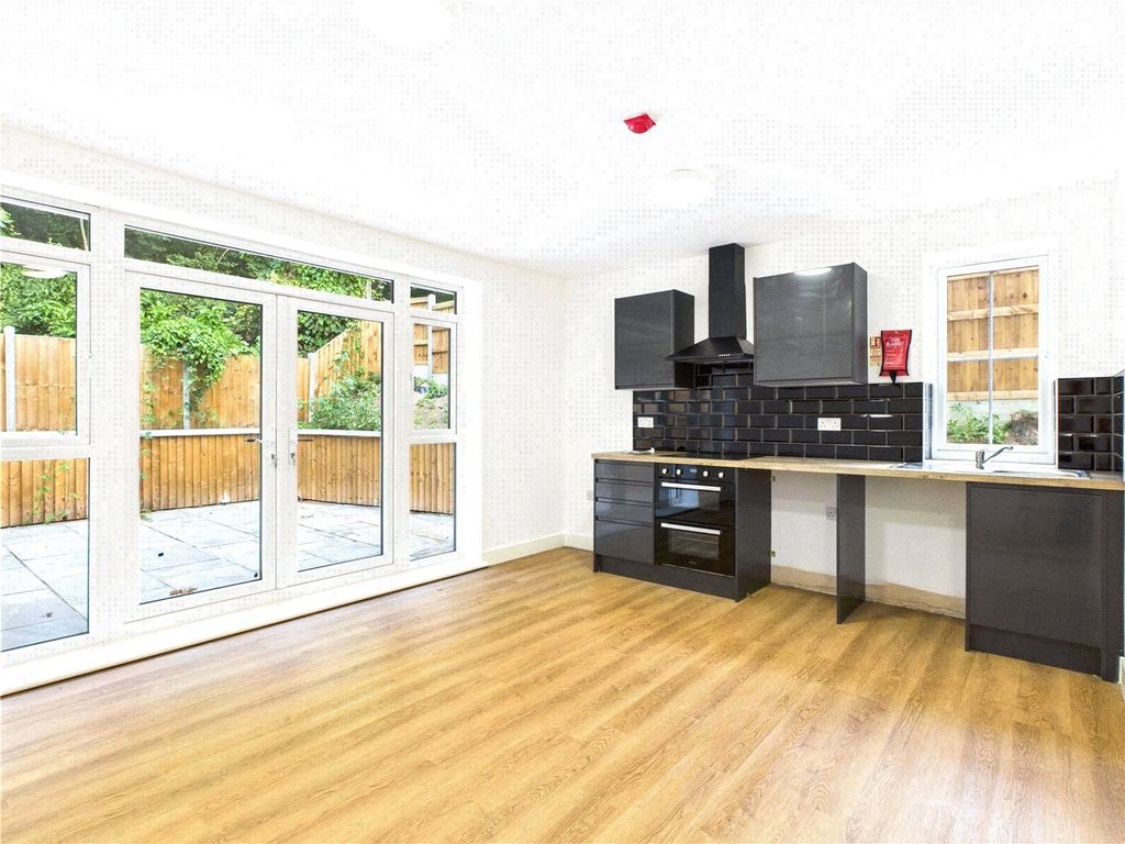 Property photo 2 of 5 Picture No. 04