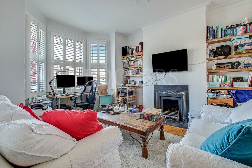 Property photo 2 of 10