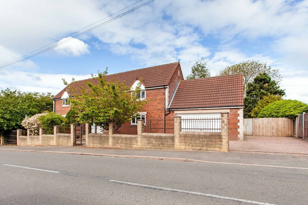 Property photo 1 of 54