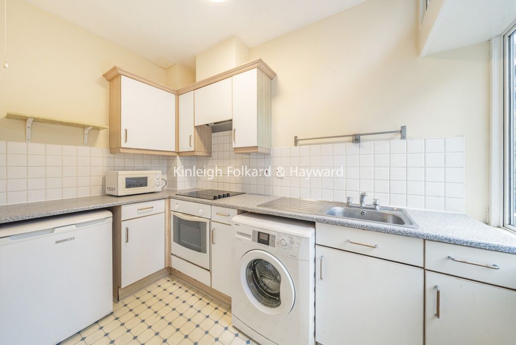 Property photo 2 of 11 B0Feb281-8Afc-4021-B