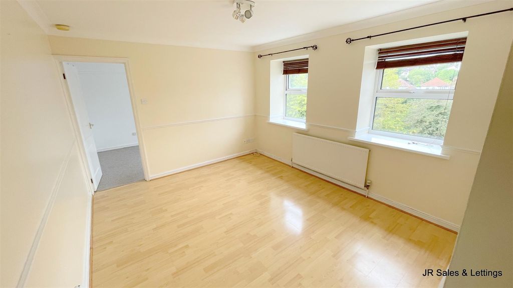 Property photo 2 of 6 Img_2420.Jpg