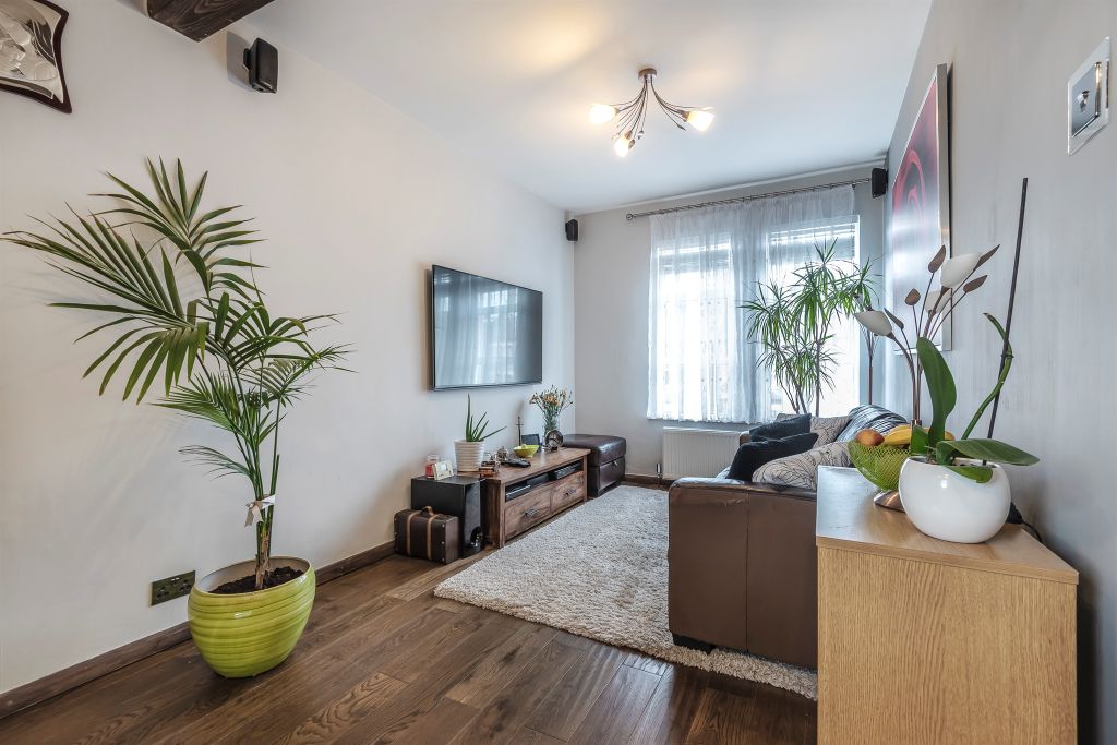 Property photo 2 of 7