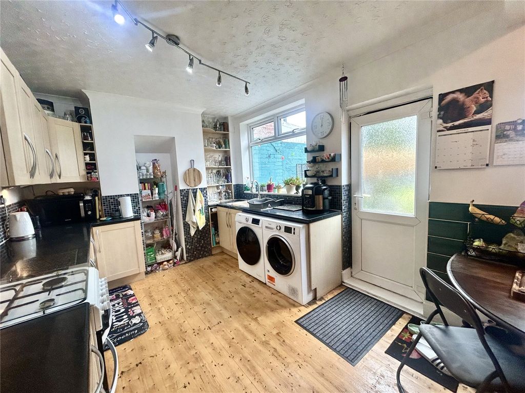 Property photo 2 of 17 Picture No. 05