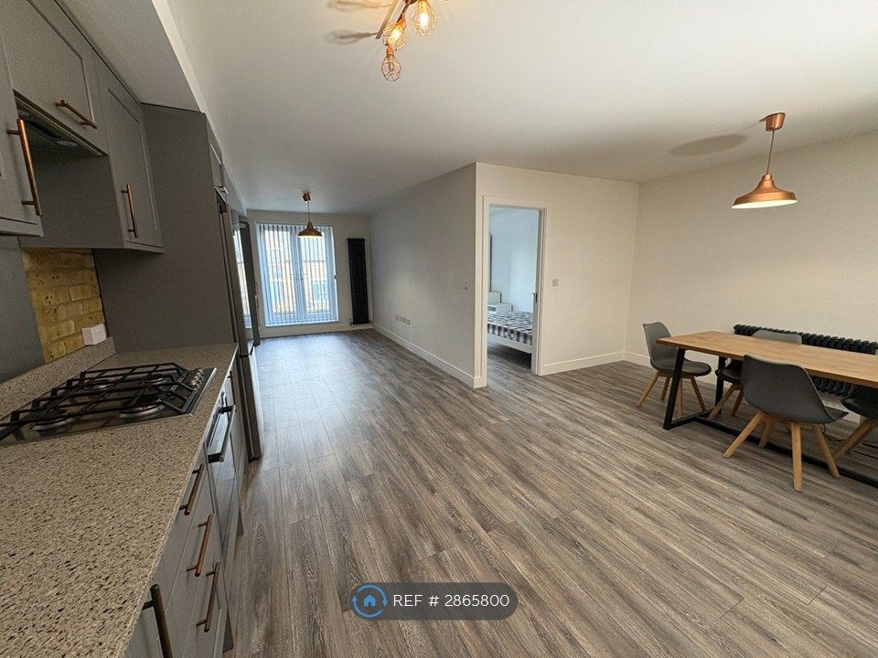 Property photo 3 of 11