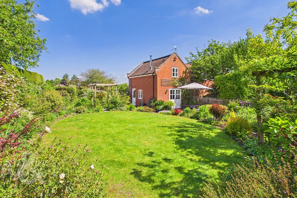 Property photo 3 of 39