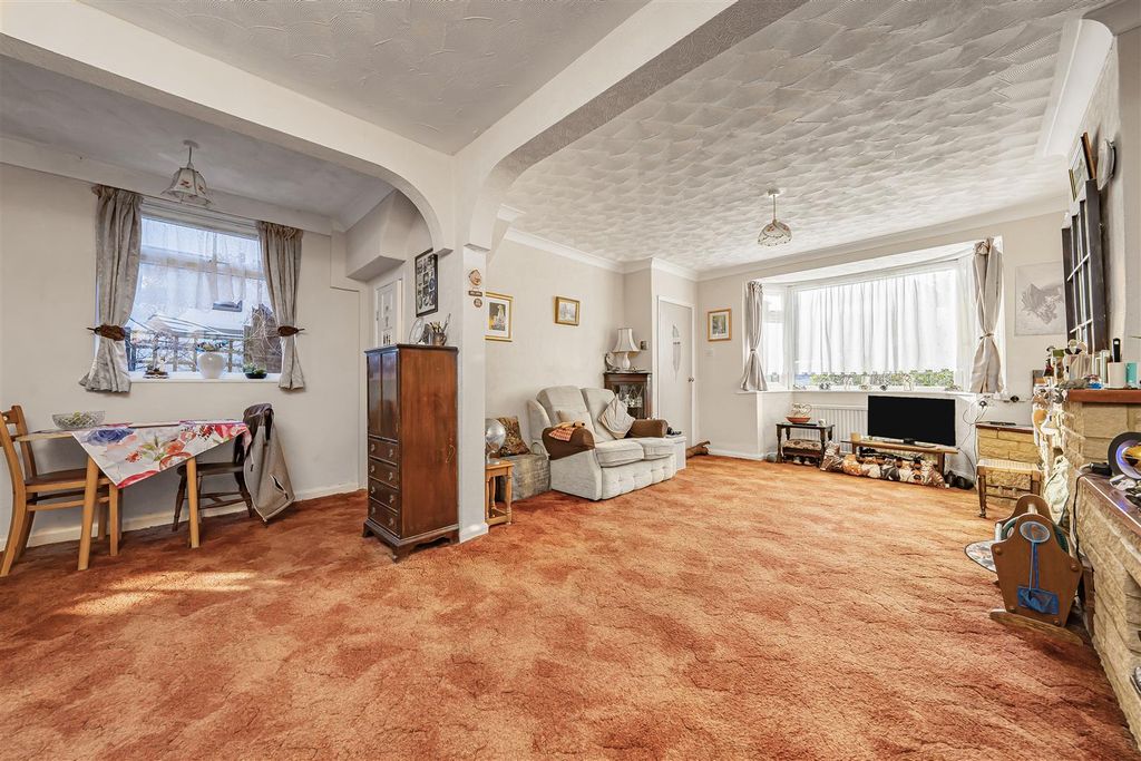 Property photo 3 of 12 Photo Jan 05 2026, 11 38 10 Am.Jpg