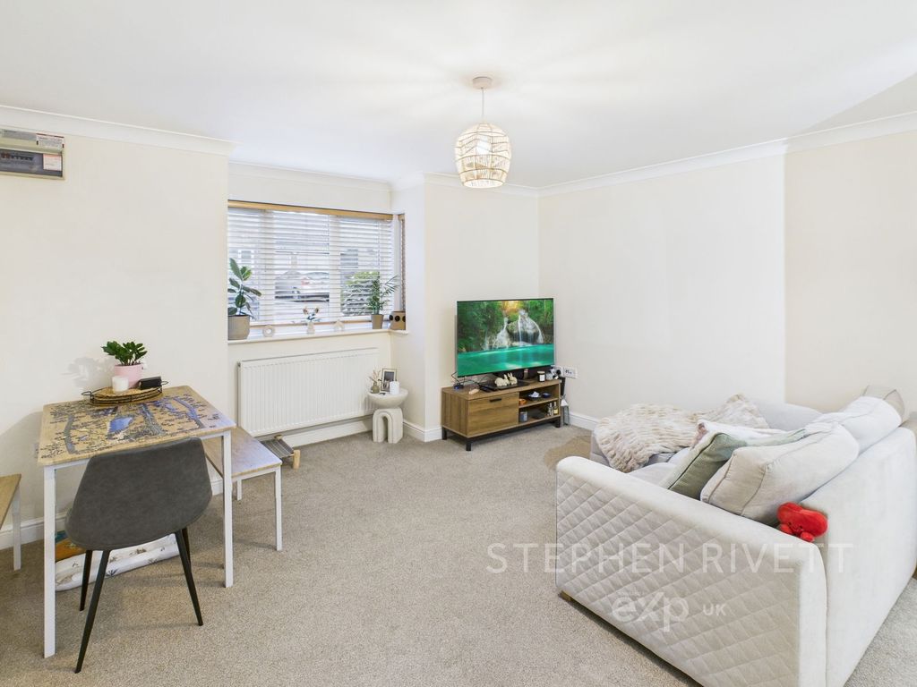 Property photo 3 of 6