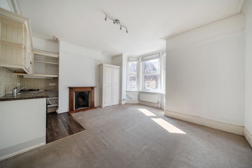 Property photo 2 of 18 Photo 3