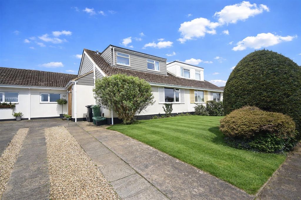 Property photo 1 of 42