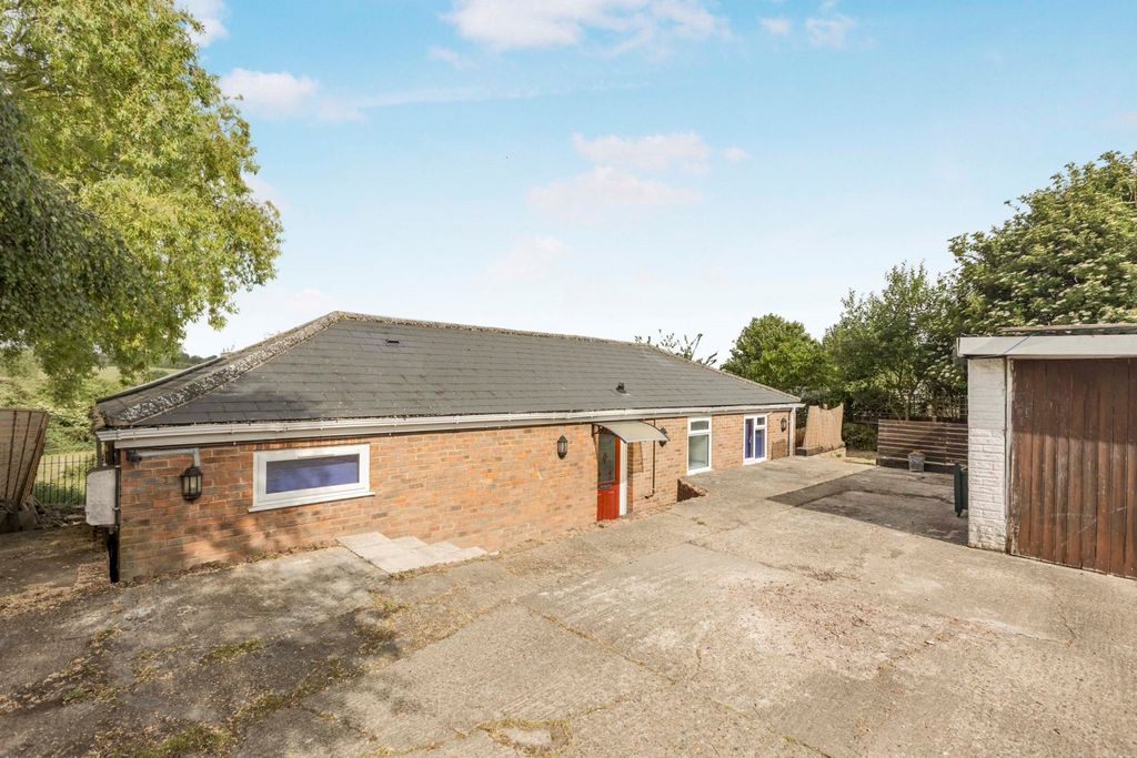 Property photo 1 of 10 6708A6B9-Eb5d-F11...