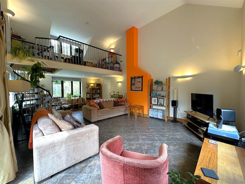 Property photo 2 of 27 Spacious Multi-Purpose Family Room 116