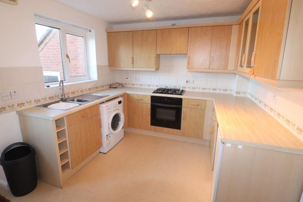 Property photo 2 of 11