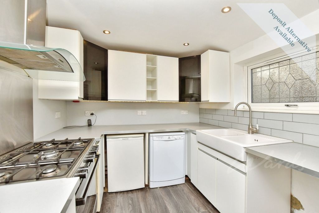 Property photo 2 of 16 Maidstone Kitchen