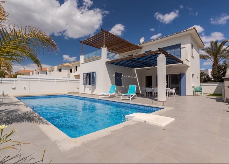 Property photo 1 of 12 Villa 10