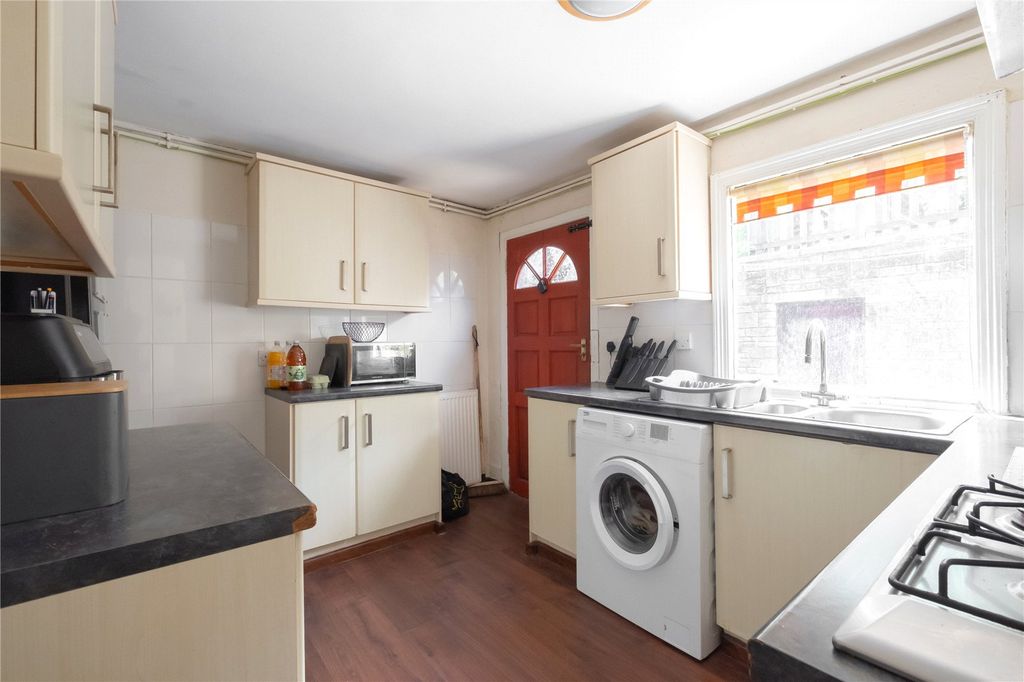 Property photo 3 of 21 Kitchen