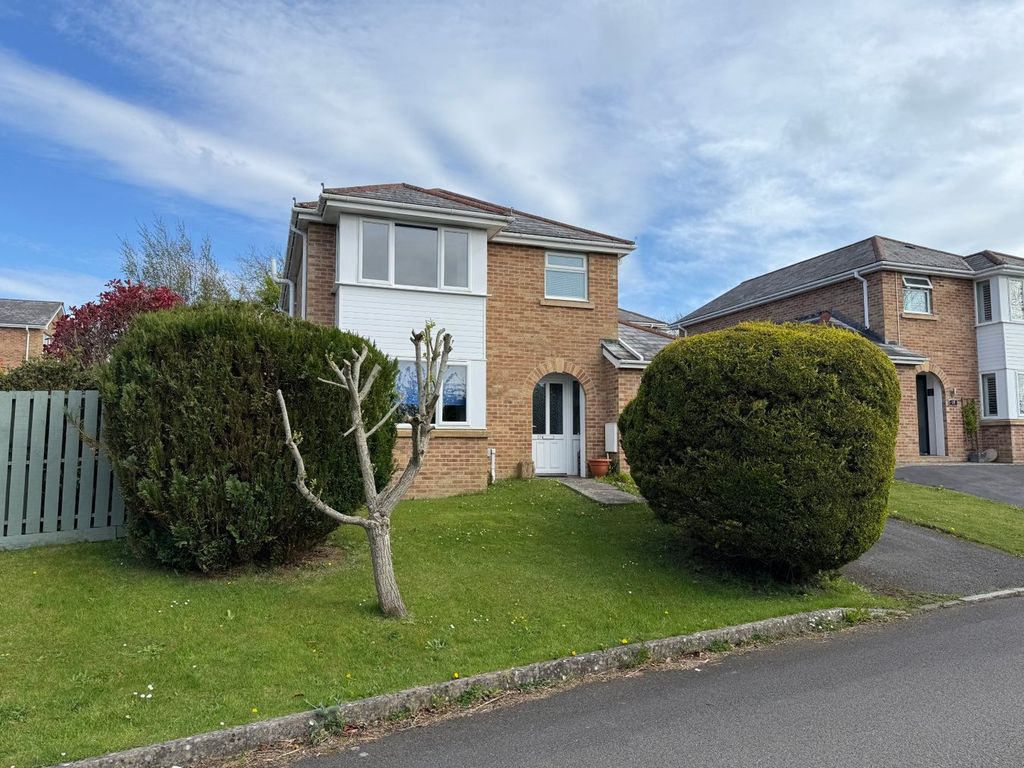 Property photo 2 of 33