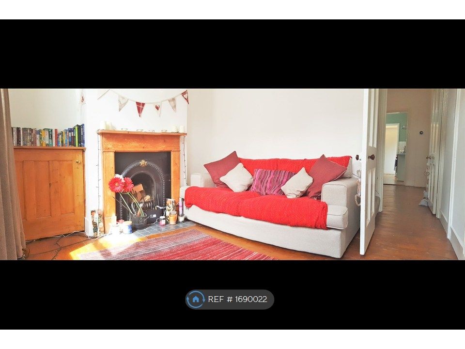 Property photo 2 of 12 Living Room