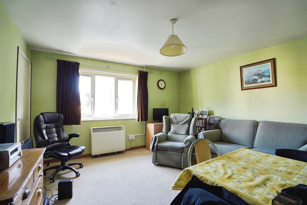 Property photo 3 of 11 Pbox-Img.Jpg