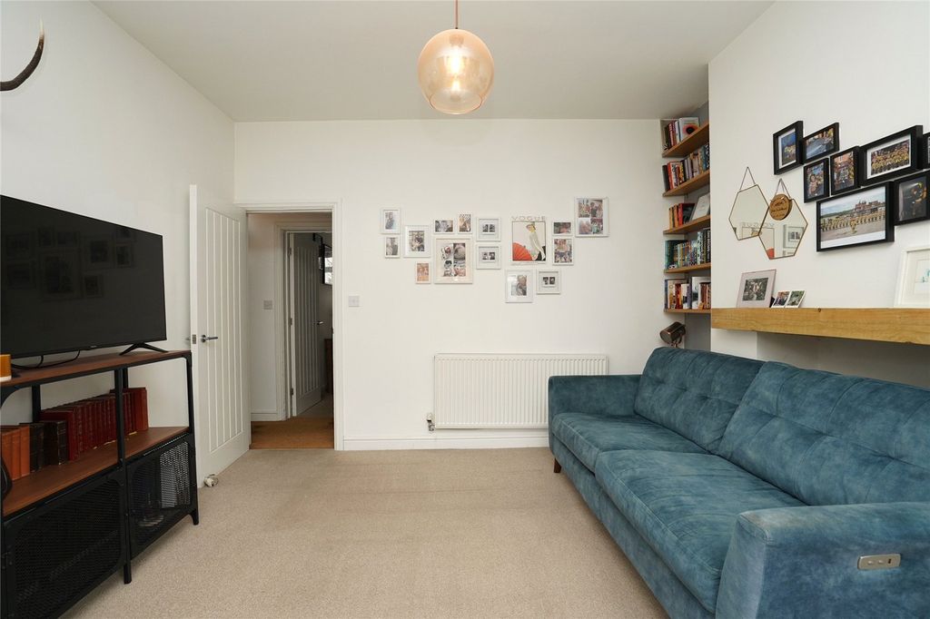 Property photo 3 of 16 Picture No. 05