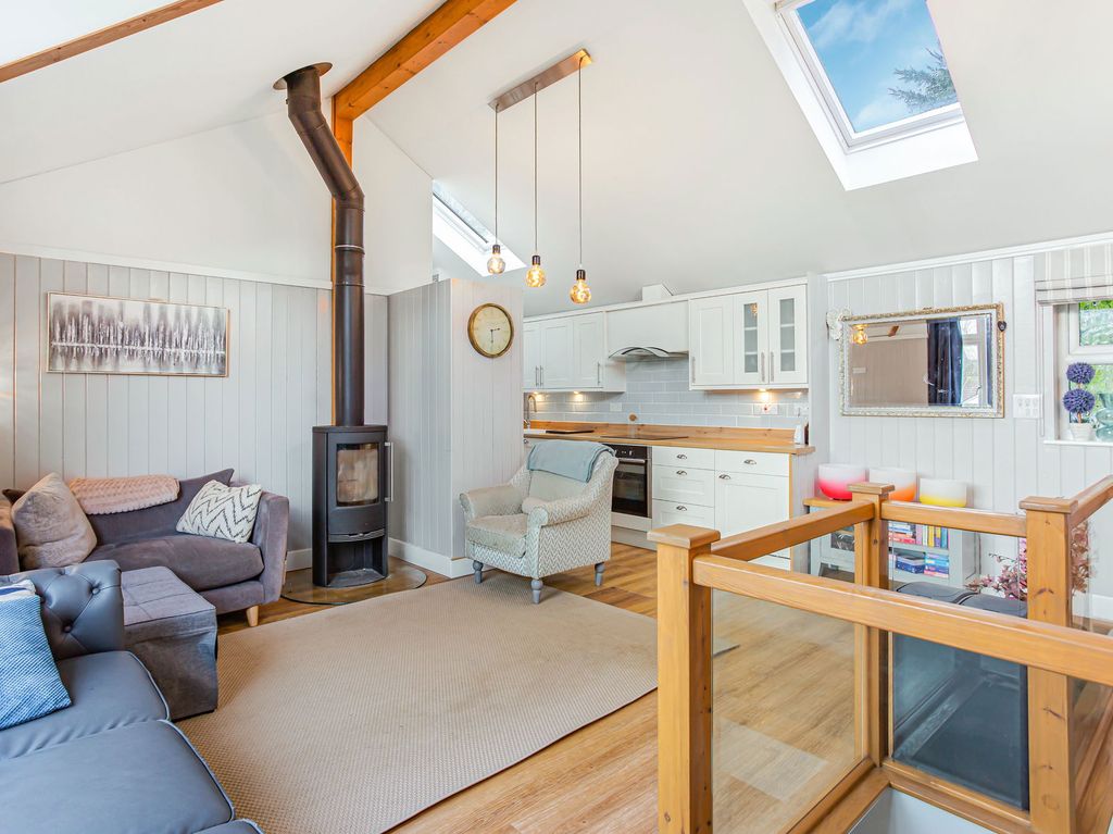 Property photo 2 of 40