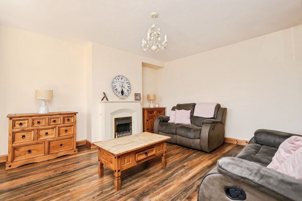 Property photo 2 of 20 Pbox-Img.Jpg
