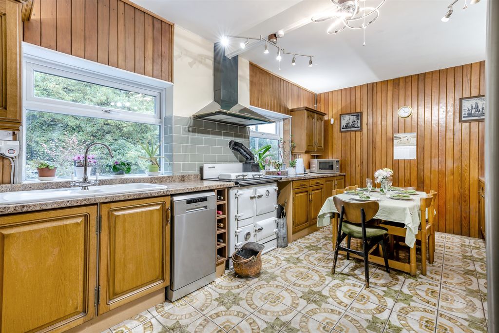 Property photo 2 of 44