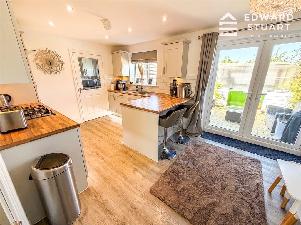 Property photo 2 of 18 Picture No. 03