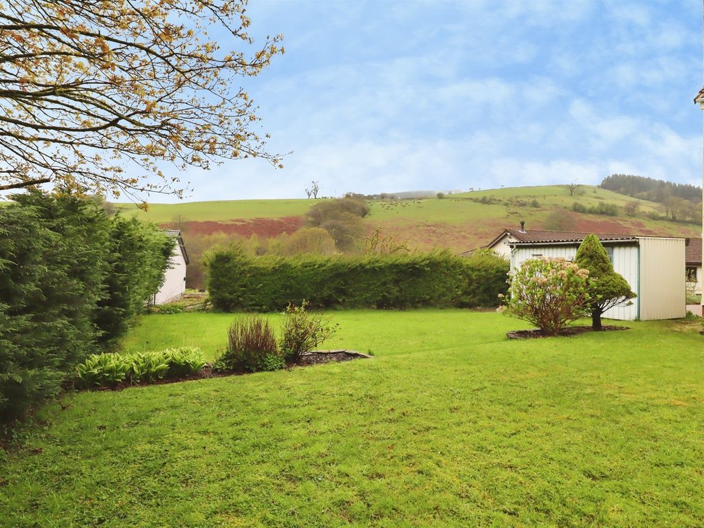 Property photo 3 of 28