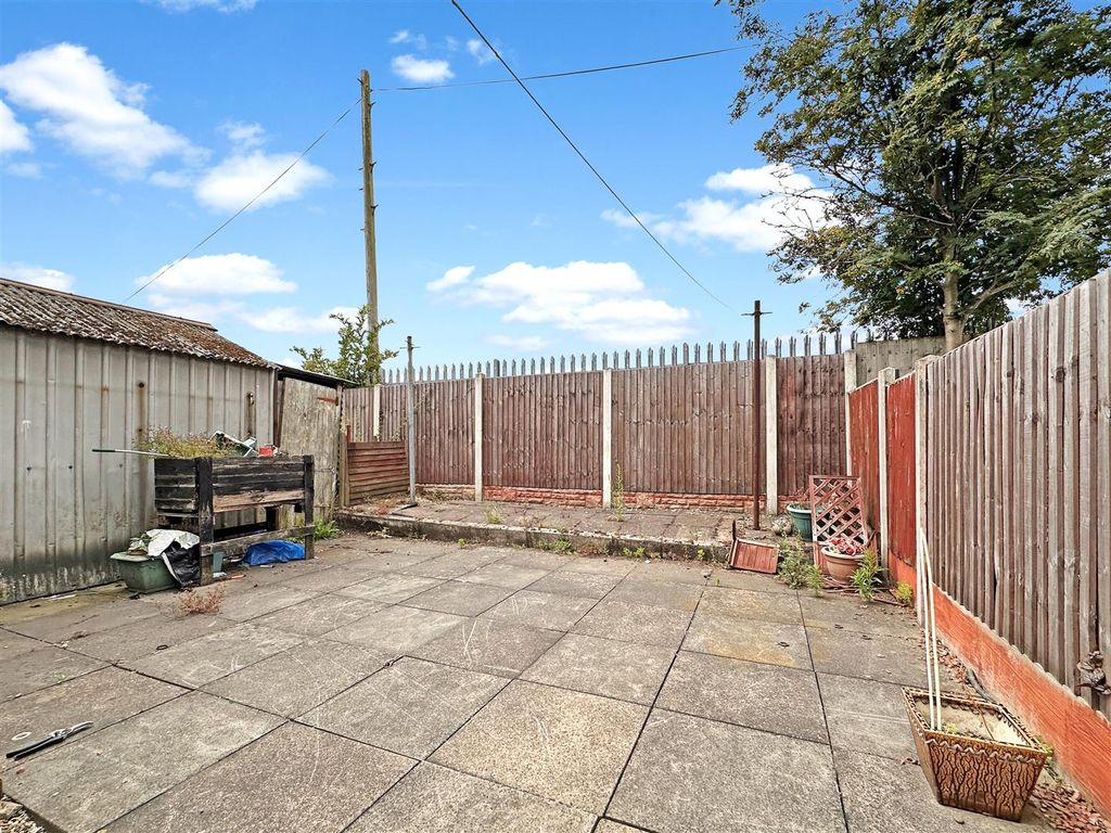 Property photo 3 of 16 Enclosed Rear Garden 438