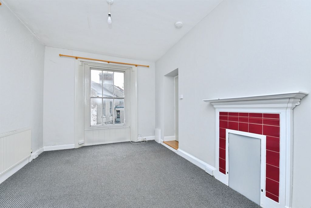 Property photo 3 of 19