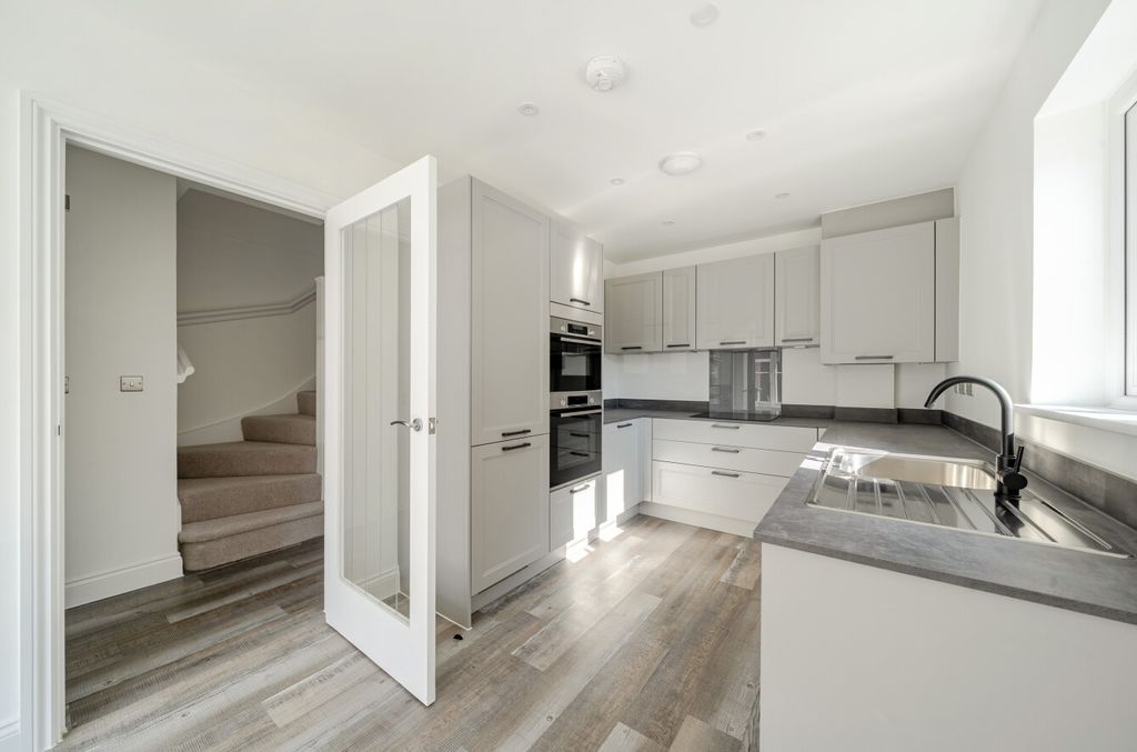 Property photo 2 of 17 1524606-7-6Ac3A52...